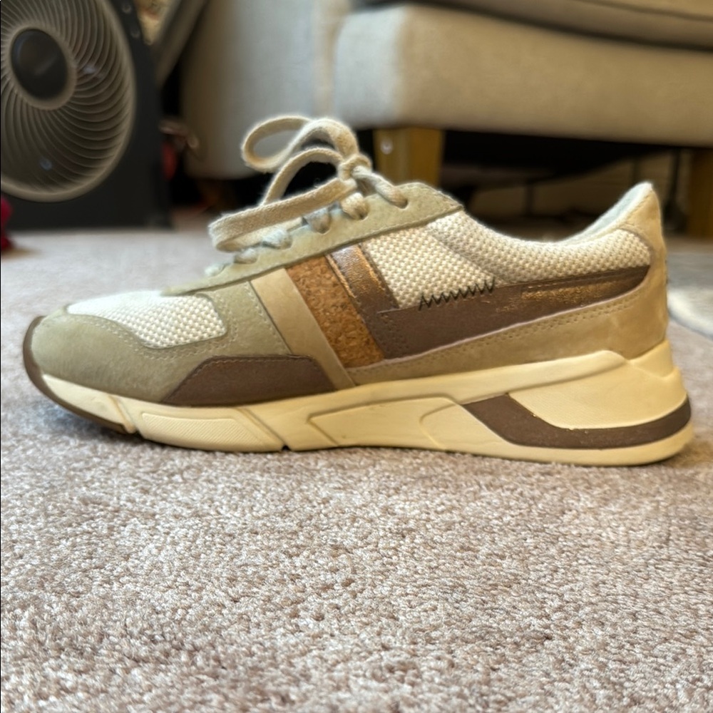 Women’s Gola Sneakers